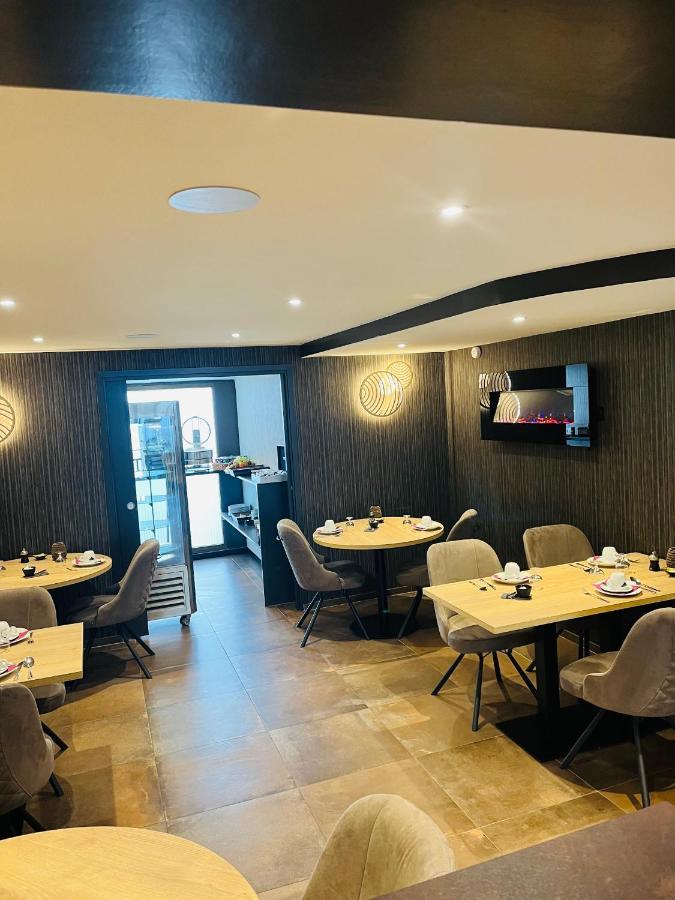 Hotel Restaurant De La Marne Paimpol Esterno foto