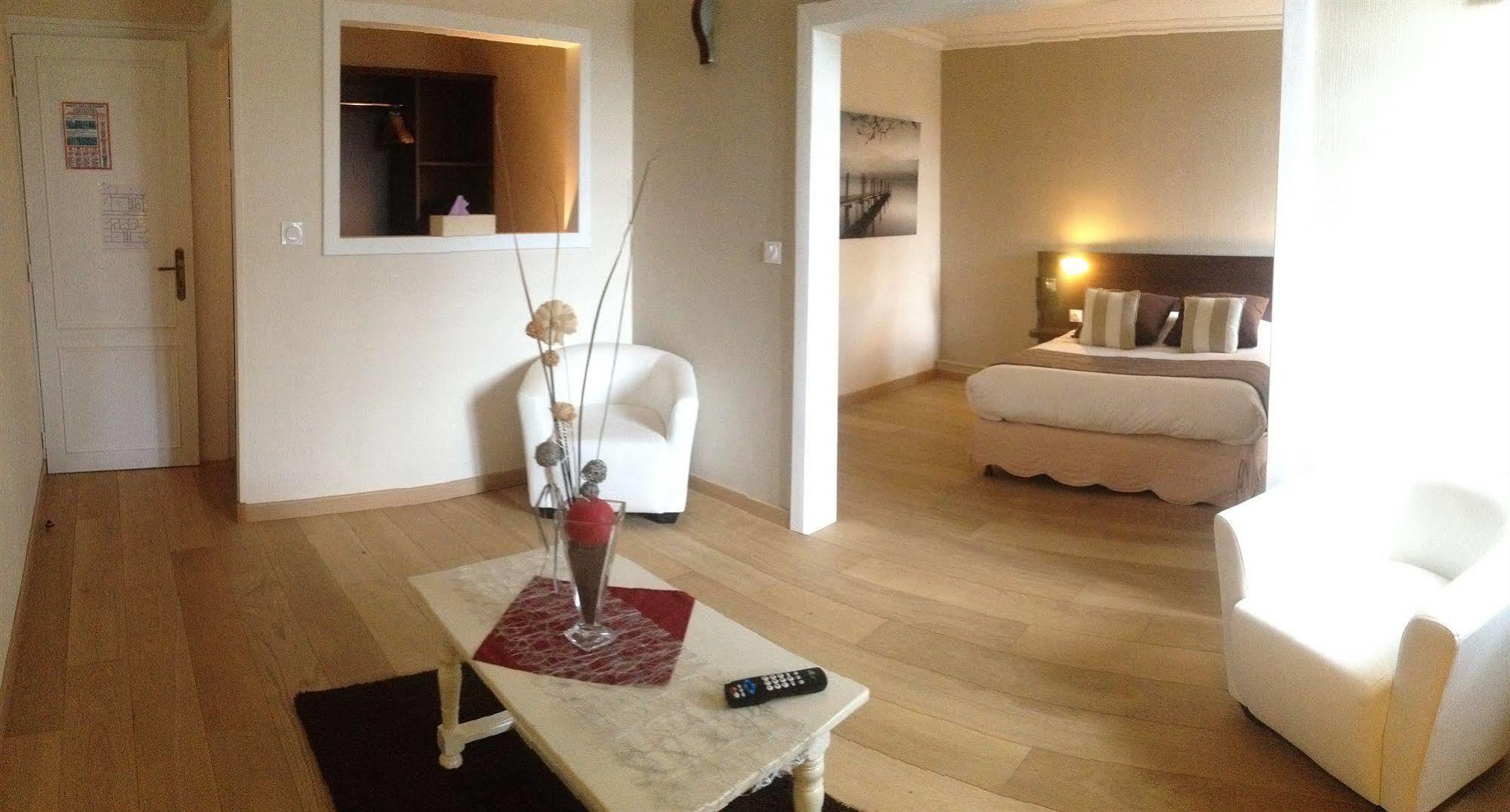 Hotel Restaurant De La Marne Paimpol Esterno foto